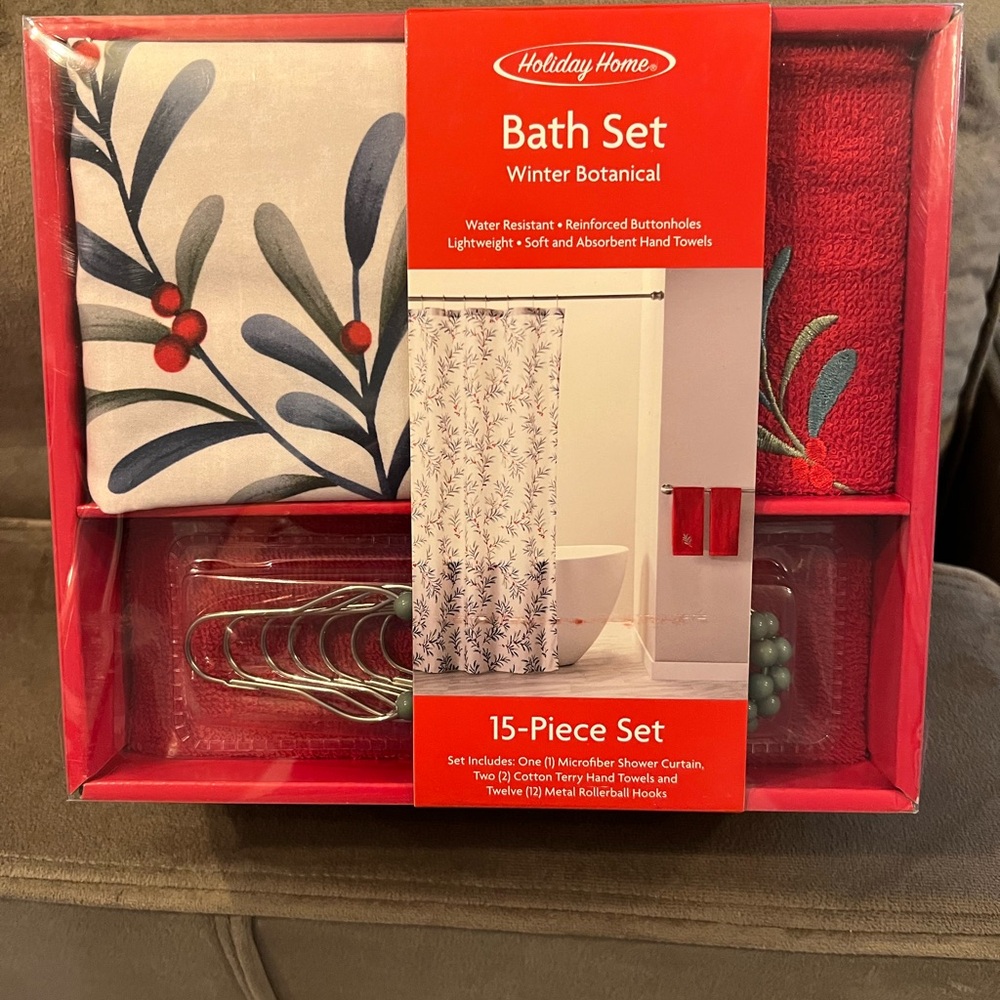 NEW PRICE Holiday bathroom set